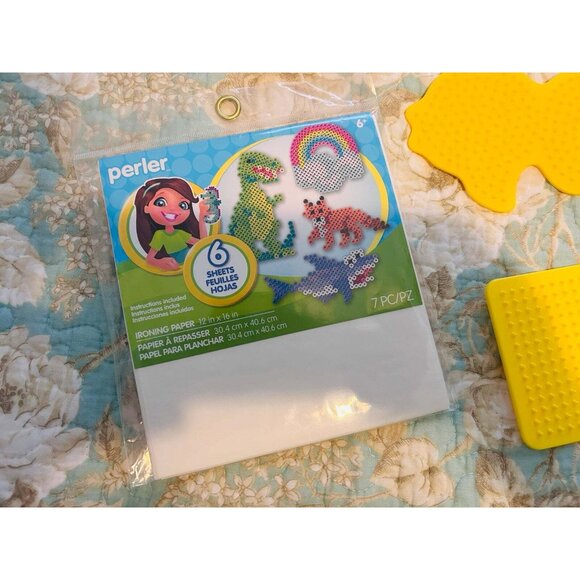 Mixed Lot of Perler Fuse Beads & Pegboards Patterns Craft Kit Toy - Picture 5 of 5